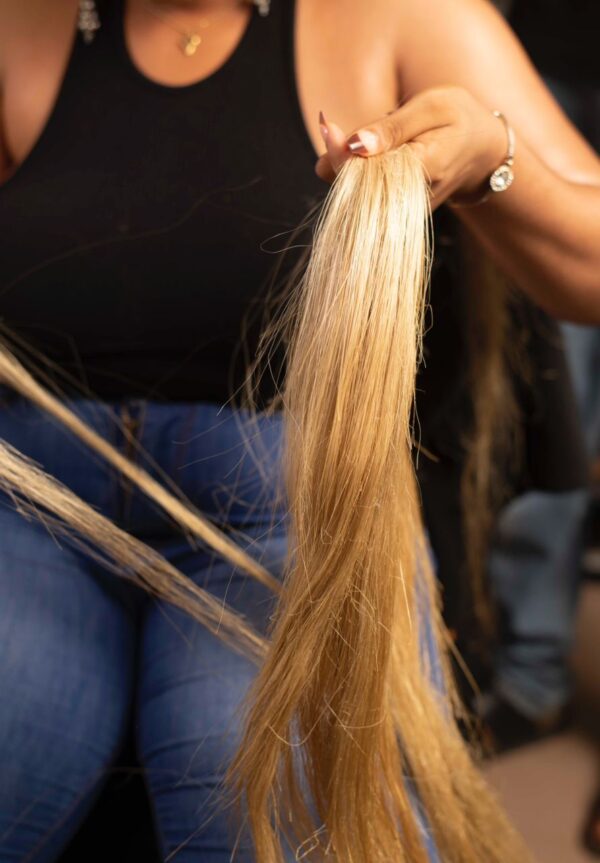 Honey-blonde Plant Based Braiding Hair - Image 3