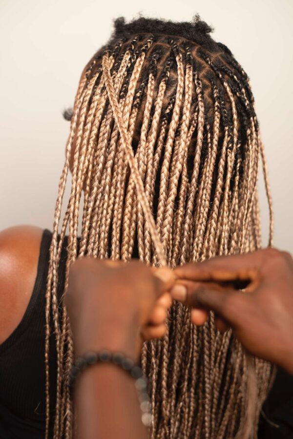 Brown Mix Plant Based Braiding Hair - Image 5